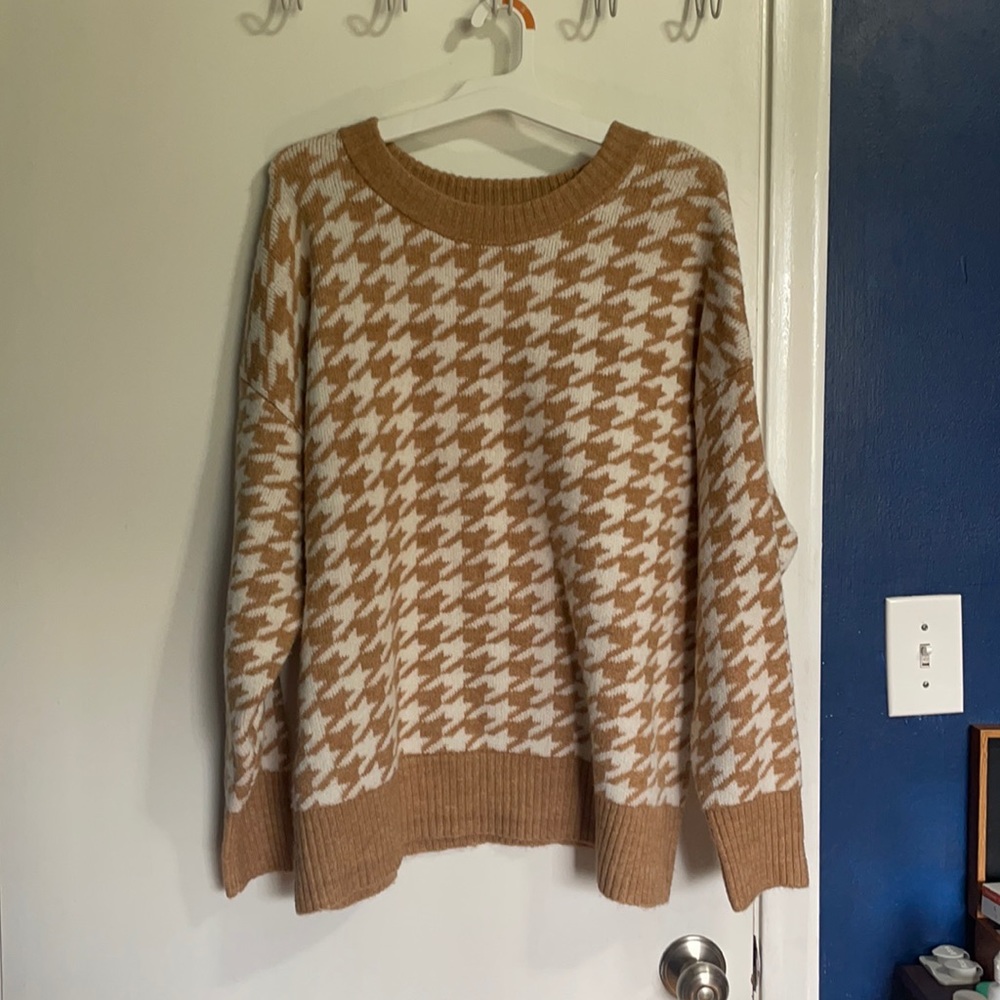 Sweater - Picture 1 of 2